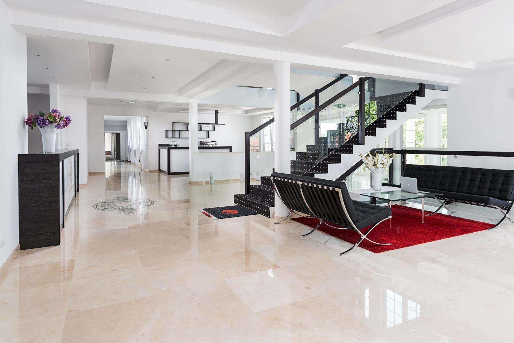 Apartamenty M&M Mikołajki Exteriör bild
