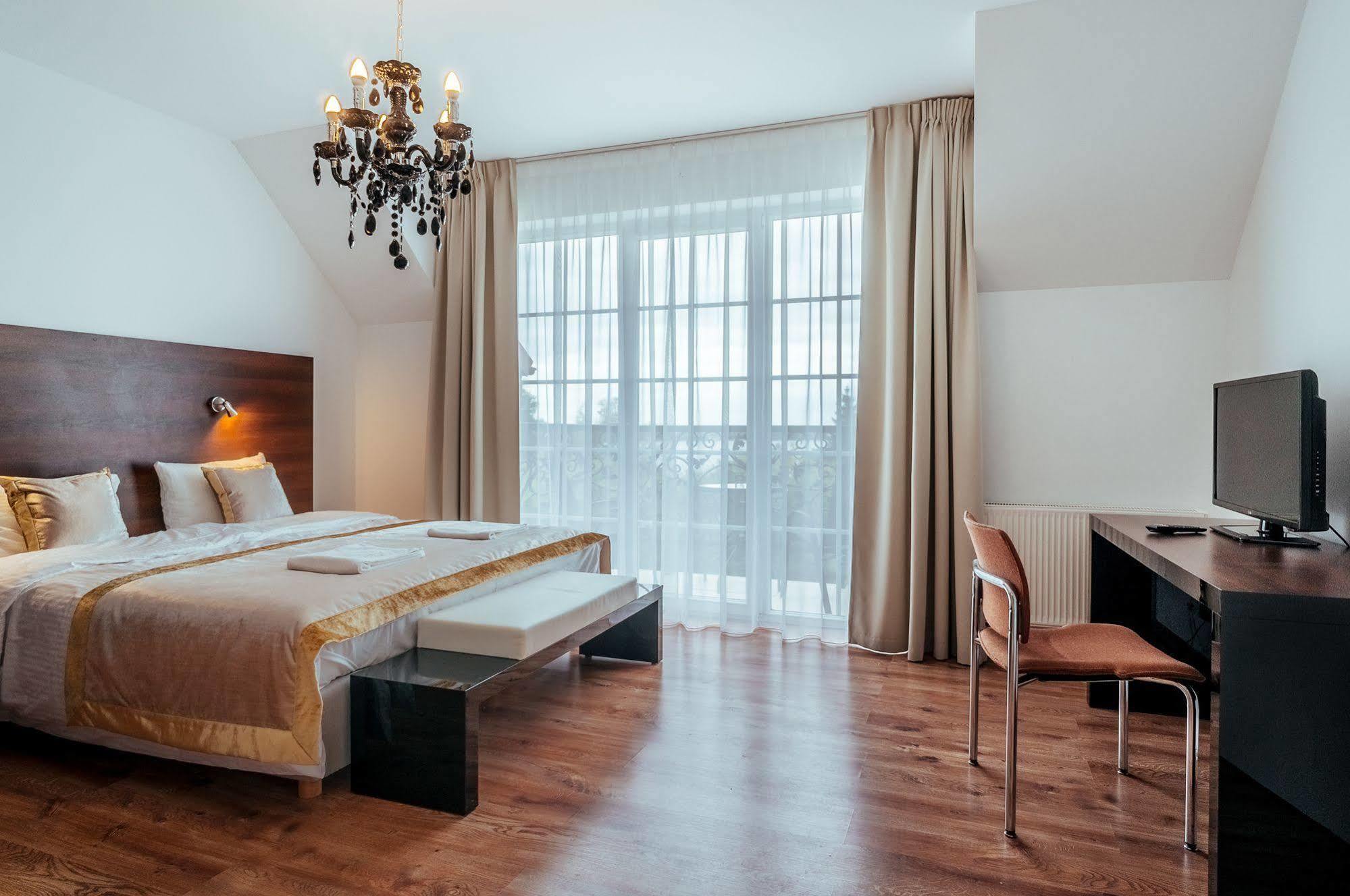 Apartamenty M&M Mikołajki Exteriör bild